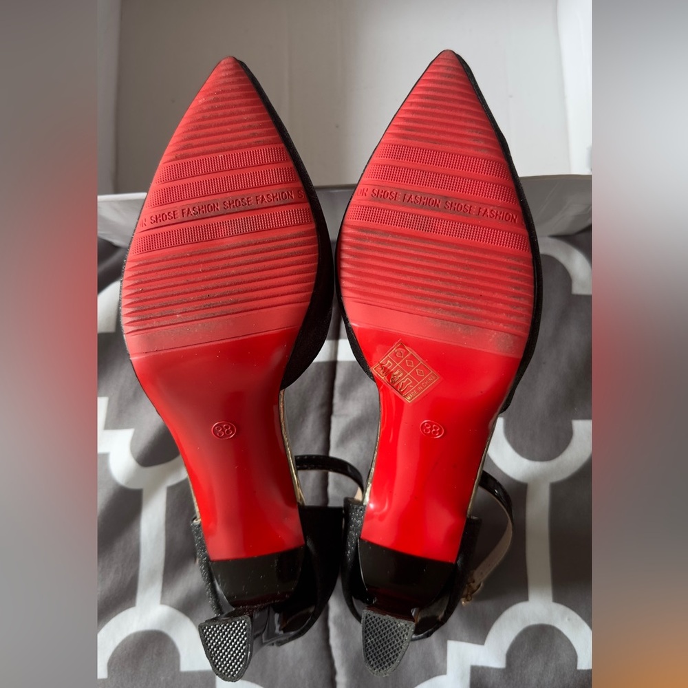 Stilettos - Picture 2 of 3